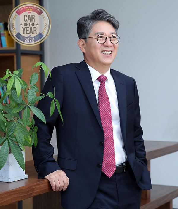 올해의 인물을 수상한 곽재선 쌍용자동차 회장.​​​​​​​사진｜한국자동차전문기자협회