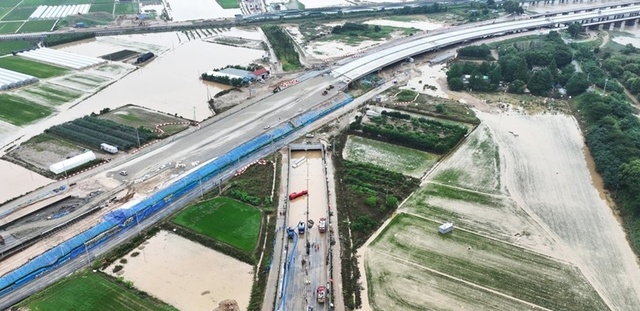 최근 집중호우로 황톳빛으로 변한 궁평2지하차도 주변 모습. (사진=연합뉴스)