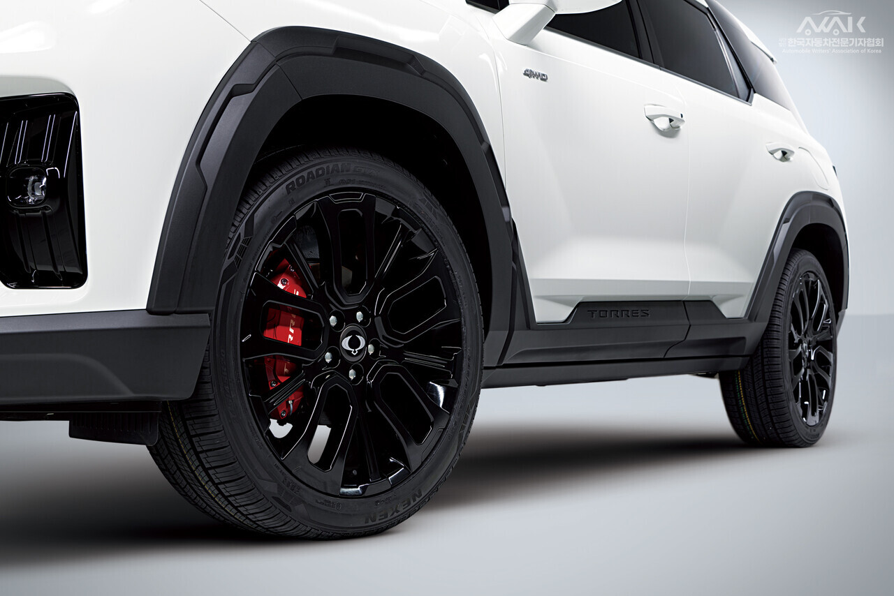 KG 모빌리티 토레스 블랙 에디션 한정판