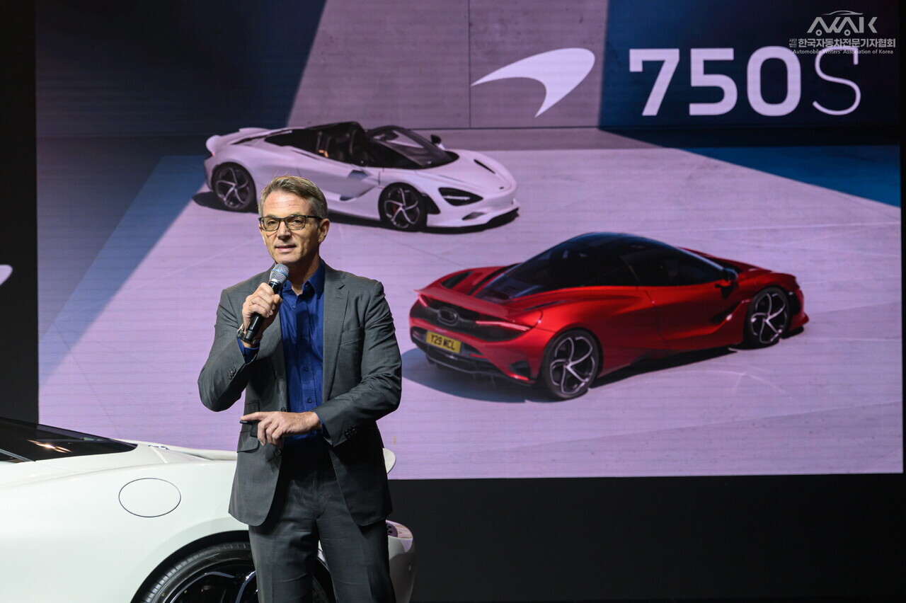 맥라렌이 맥라렌 750S를 공개했다